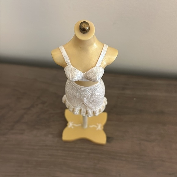 Miniature Dress Form Decor, Lingerie. The Latest Thing, Silhouettes - Picture 6 of 7